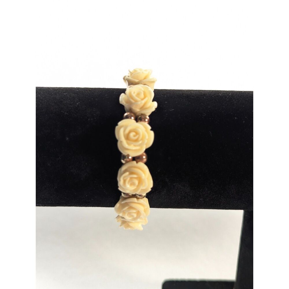 Rose Bracelet and Earrings Off White